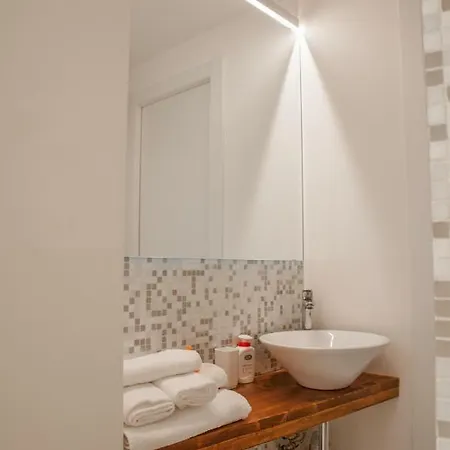 Top Suites - Piazza Pontida Loft Apartment